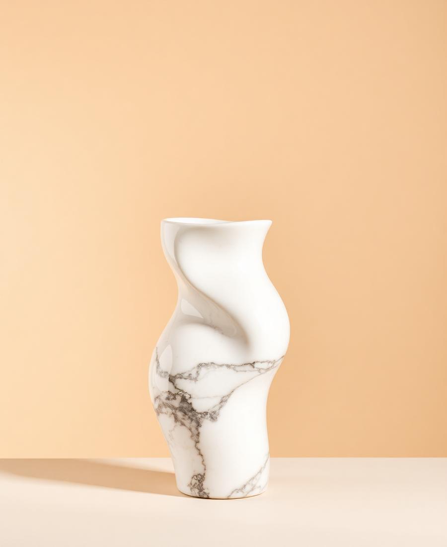 Onda Sculptural Vase